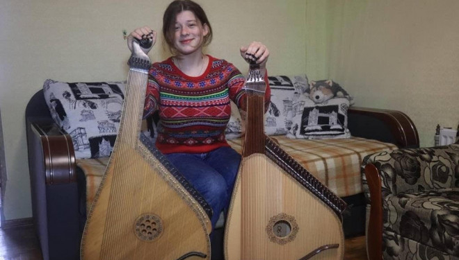 Мрія у борг: Талановитій дівчинці треба 2000$, щоб виплатити бандуру