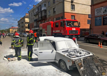 У центрі Тернополя горів автомобіль
