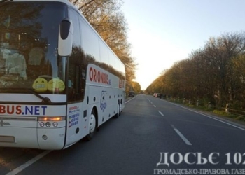 ДТП на Тернопільщині: водій автомобіля Opel Vectra напідпитку зіткнувся з автобусом