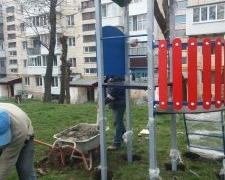 Зміни тривають: у Тернополі встановили новий дитячий майданчик