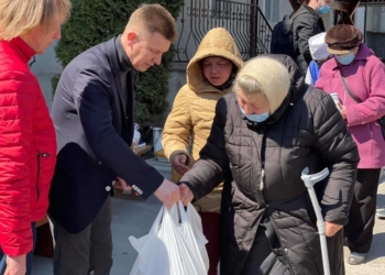 Підопічні благодійного фонду «Карітас» у Тернополі отримали гостинці