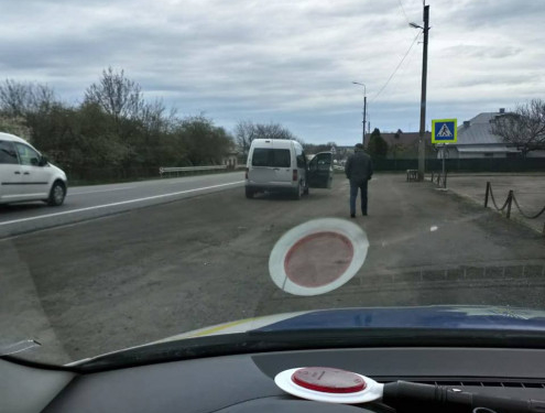 Не все продається : на Тернопільщині чоловік намагався відкупитися від патрульних