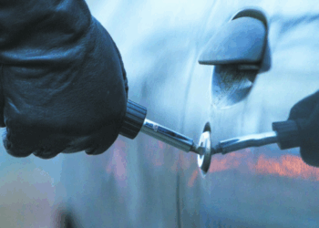 Нова схема збагачення: у Тернополі обкрадали автомобілі біля дошкільних закладів