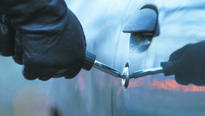 Нова схема збагачення: у Тернополі обкрадали автомобілі біля дошкільних закладів