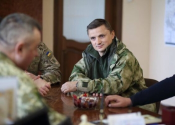 Михайло Головко напередодні Великодня завіз гостинці захисникам на передову (Відео)