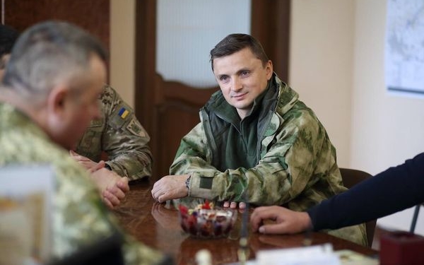 Михайло Головко напередодні Великодня завіз гостинці захисникам на передову (Відео)