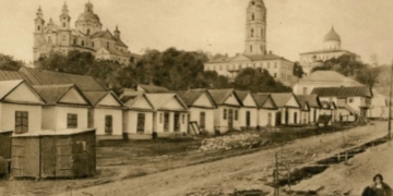 Українізація Почаївської лаври у 1920-1930-х роках. Синьо-жовті прапори замайоріли на масовій акції протесту
