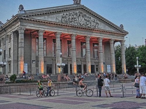 Тернопільський театр відновлює свою роботу: чим здивують глядача?