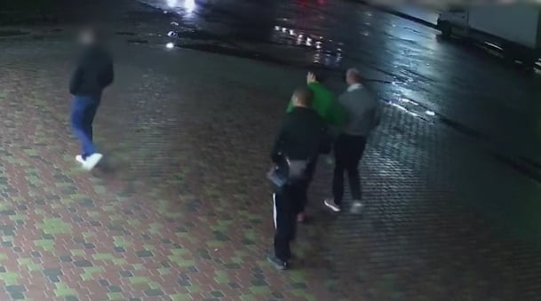 Поліцейські розшукують учасників бійки на Живова у Тернополі (Відео)