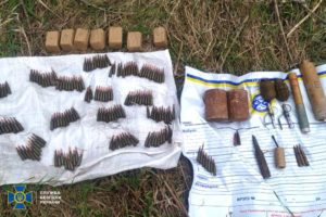 У Тернопільській області виявили схрон з військовими засобами ураження