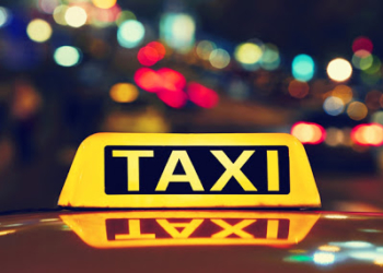 На Тернопільщині водій таксі висадив пасажирку через її прохання одягнути маску