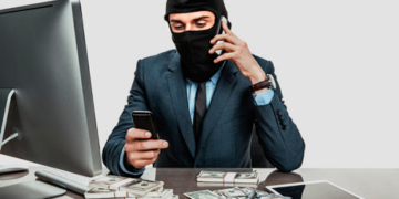 У Тернопільській області аферист виманив у жінки 14 тис. грн