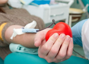 «Здай кров – врятуй життя»: у Тернополі правоохоронці підтримали благодійну акцію