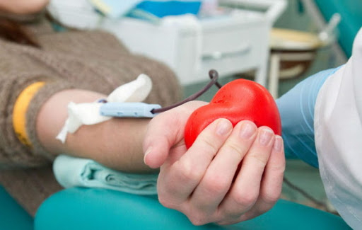 «Здай кров – врятуй життя»: у Тернополі правоохоронці підтримали благодійну акцію