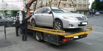 У Тернополі продовжують порушувати правила паркування авто