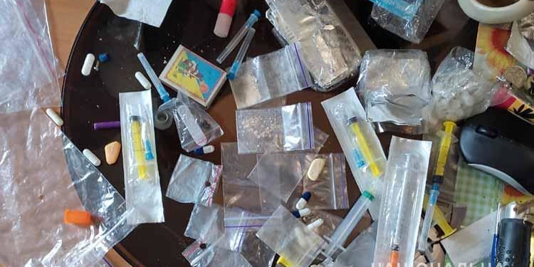 Під час обшуку в помешканні жителя Тернопільщини поліцейські виявили амфетамін