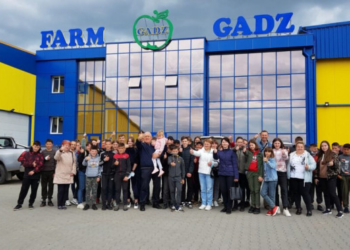 Учні Новоставської ЗОШ відвідали з екскурсією ФГ «Гадз»