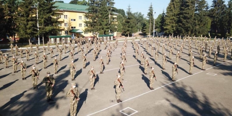 Тернопільським випускникам на замітку: перелік військових навчальних закладів України