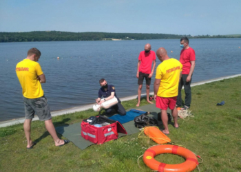 У Тернополі навчали плавців-рятувальників