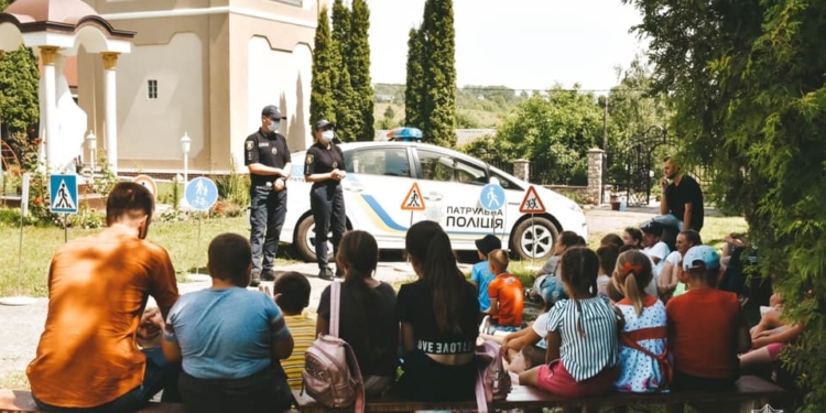 На Тернопільщині правоохоронці навчають дітей