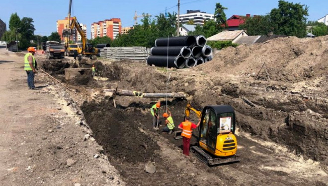 У Тернополі триває будівництво масштабного дощового колектора