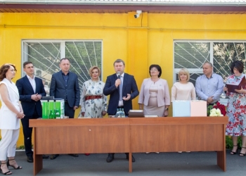 Голова ОДА привітав працівників обласного лабораторного центру з професійним святом