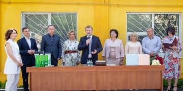 Голова ОДА привітав працівників обласного лабораторного центру з професійним святом