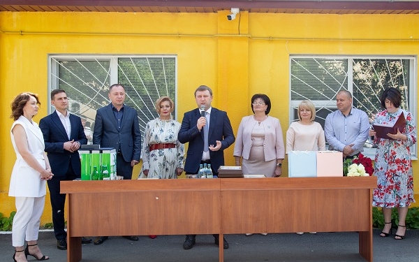 Голова ОДА привітав працівників обласного лабораторного центру з професійним святом