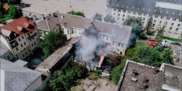Згарище та попіл: страшні наслідки пожежі у тернопільському етно-барі “Коловорот”