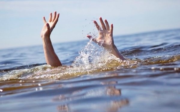 На Тернопільському ставі ледь не втопився чоловік