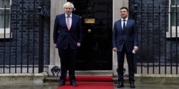 Перед початком саміту НАТО британський прем’єр і Зеленський провели телефонну розмову