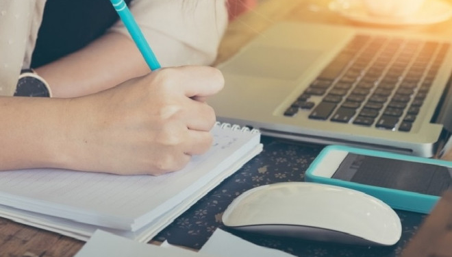 Жителі Тернопільської громади можуть підвищити рівень цифрової грамотності на національній онлайн-платформі Дія.Цифрова освіта