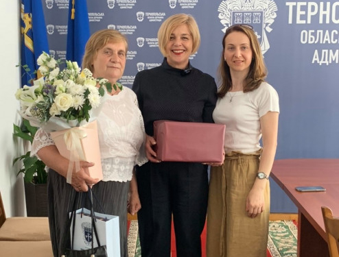 Привітали 100-тисячну вакциновану жительку Тернопільщини (Відео)