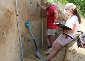 Дослідники знайшли на Тернопіллі стоянку первісних людей (Фото)