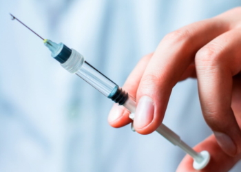 Різні варіанти ситуації: чому вакцинація так важлива для тернопільських освітян?