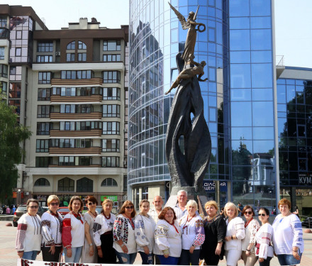 На Тернопільщині завершили вишивати “Рушник єднання”