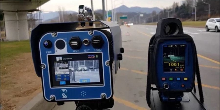На дорогах Тернопільщини швидкість вимірюють за допомогою приладу TruCAM