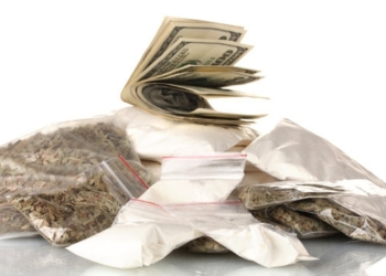 Затримали “на гарячому”: на Тернопільщині жінка продавала наркотики