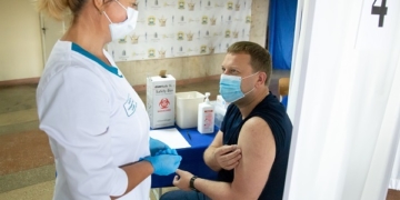 Голова ОДА Володимир Труш отримав щеплення новою вакциною Moderna