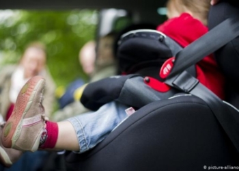 Тернополян просять не залишати дітей самих у авто на період спеки