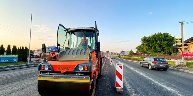 У Тернополі триває масштабний ремонт з облаштування дороги міжнародного значення М-30 (Відео)
