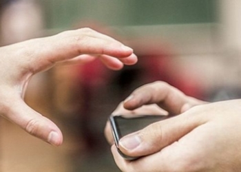 Серед білого дня: у Тернополі пограбували дитину