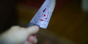 Прибирав зі столу і випадково всадив собі ножа у груди: нещасний випадок у Тернополі