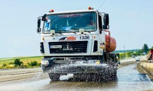 У Тернополі працює поливальна техніка