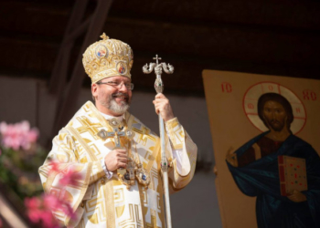 Молились за мир та подолання коронавірусу: десятки тисяч прочан взяли участь у прощі до Зарваниці на Тернопільщині