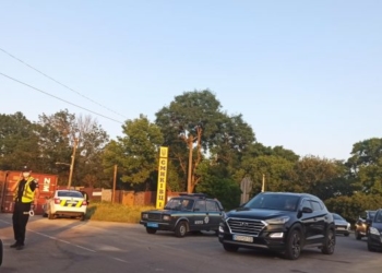 ДТП на Тернопільщині: на виїзді з села Смиківці у напрямку Хмельницького перекинулася вантажівка