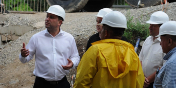 За новітніми технологіями триває будівництво нового мосту через ріку Серет у Струсові