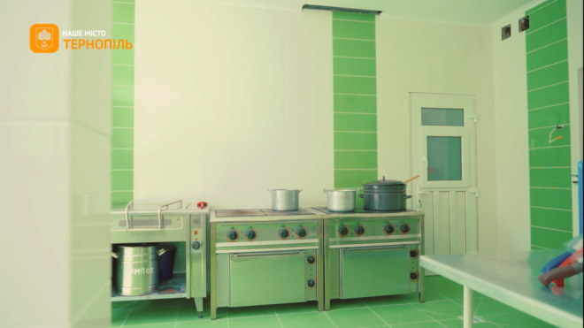 У Тернополі триває оновлення харчових блоків у навчальних закладах