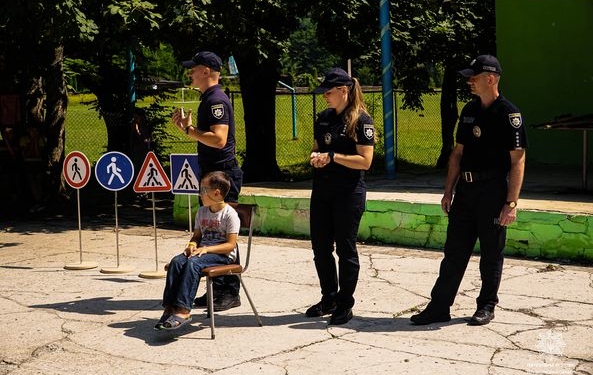 На Тернопільщині патрульні проводять превентивні заходи із дітьми