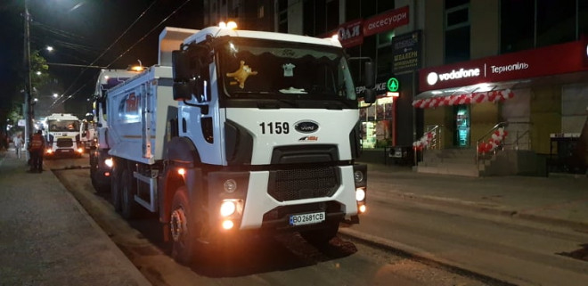У Тернополі на двох вулицях відремонтували дорожнє покриття
